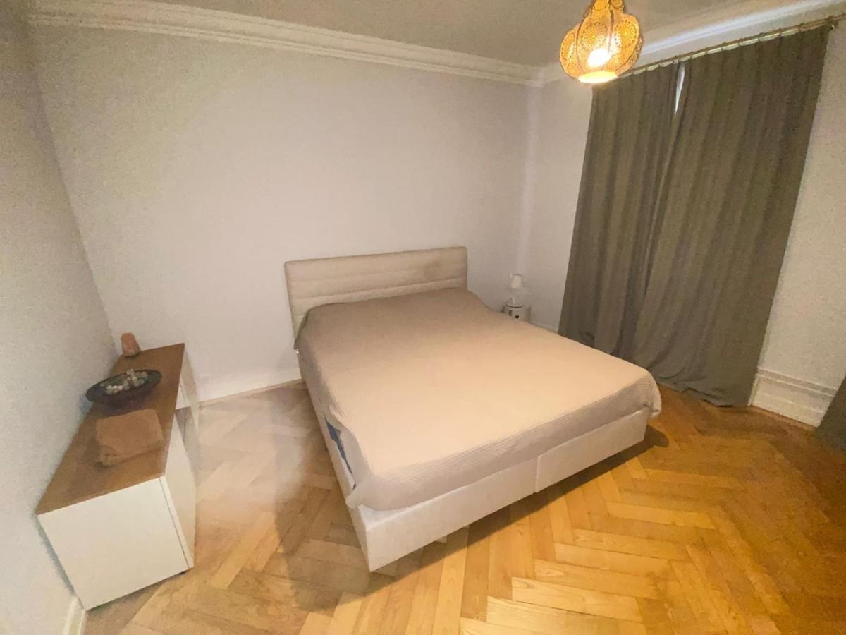 Magnifique 130m2 Haussmannian Hyper Centre Apartment *